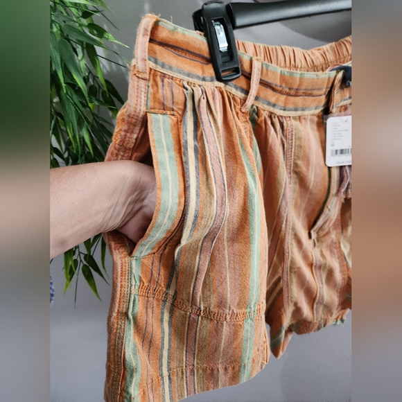 Free People Beach Striped Shorts NWT - Picture 4 of 5